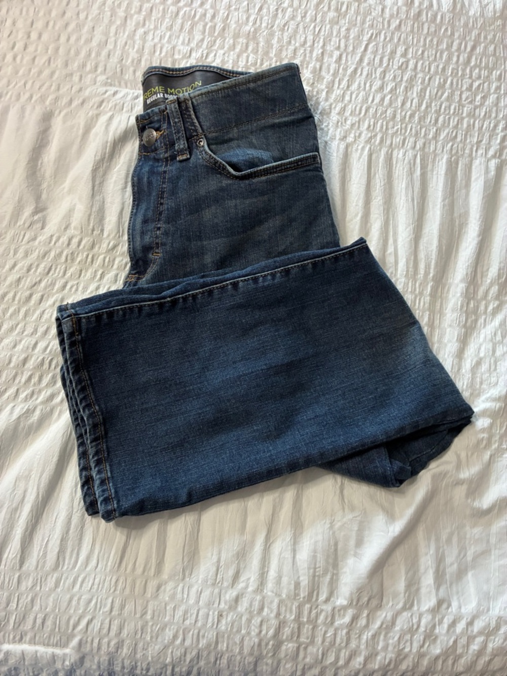 Lee Men's Bootcut Jeans in Dark Blue Denim